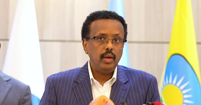 Farmaajo calls for urgent talks with President Mohamud, former presidents