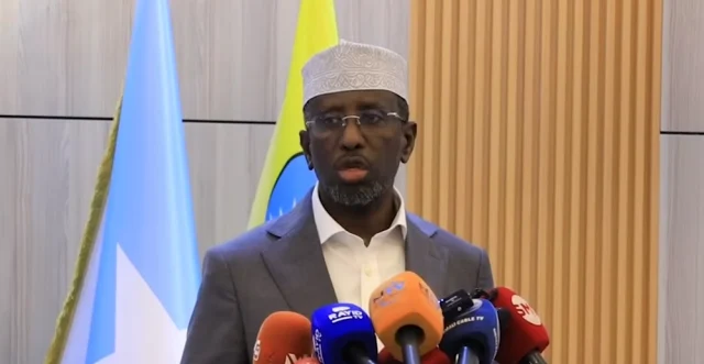 Former Somali president accuses government of blocking movement and cutting services