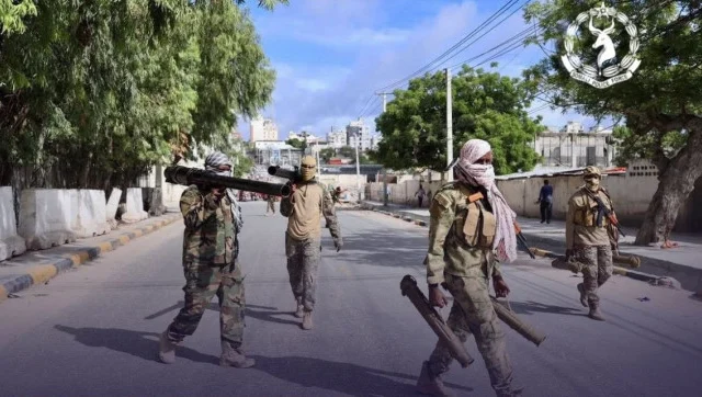 Heavy fighting in Mogadishu disrupts roads and airport access