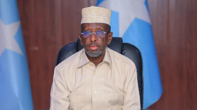 Sharif, Khaire leave Mogadishu temporary residences after mediation effort