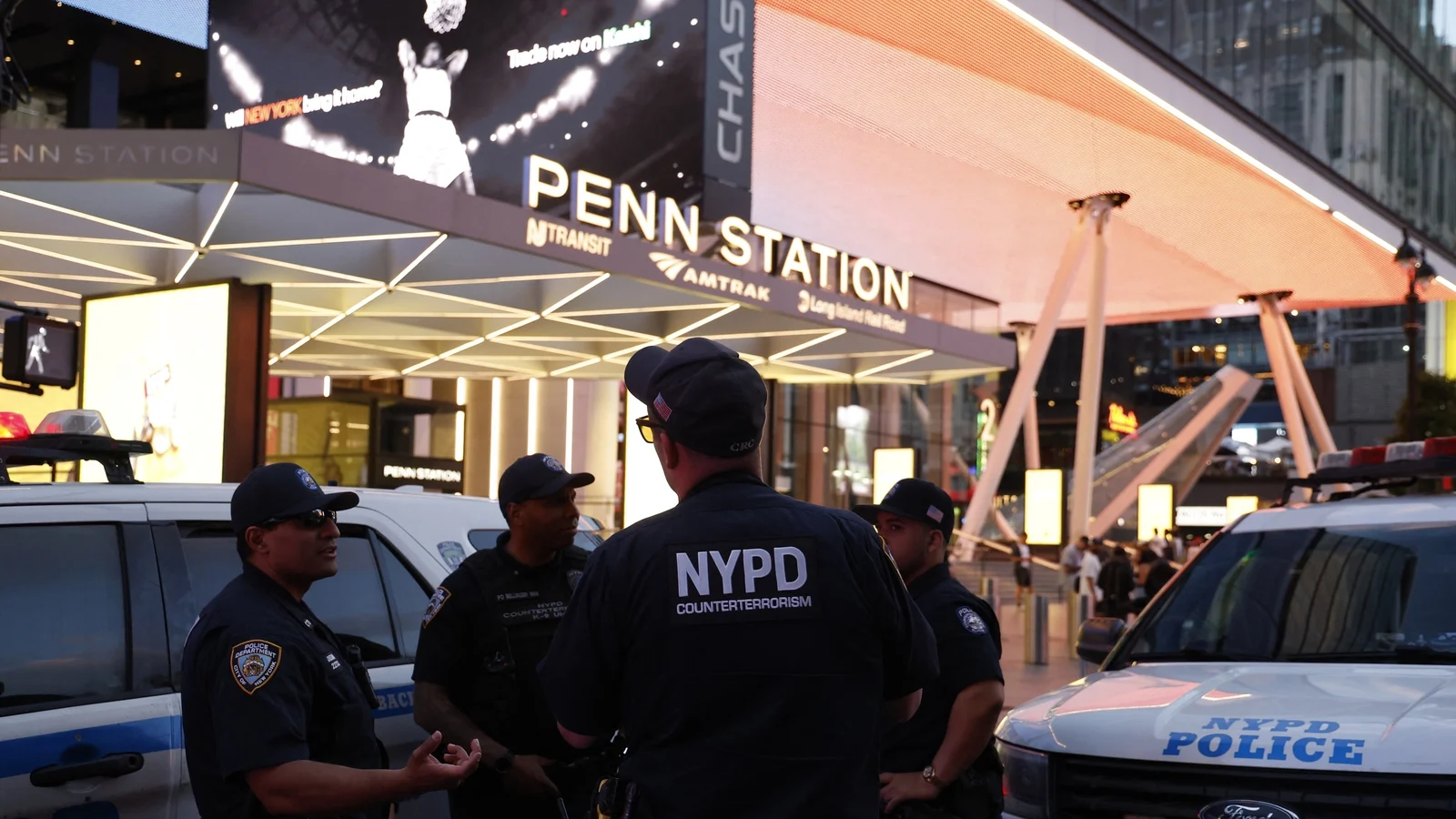 Six Injured in Stabbing Incident at New York Penn Station