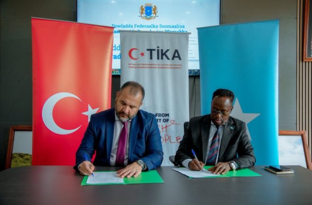 Somalia receives Turkish equipment to modernize Agriculture Ministry operations