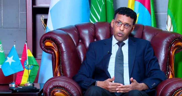 Somalia says it will extend federal authority to northern regions