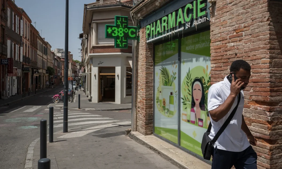 Two children found dead in car amid France heatwave