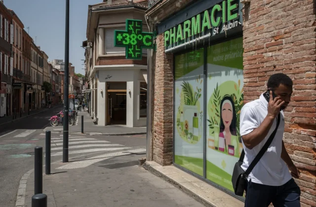 Two children found dead in car amid France heatwave