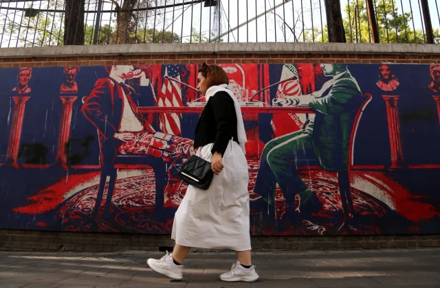 US, Iran set for new talks as Tehran closes strait