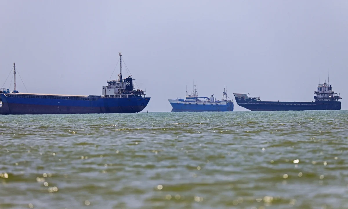 US forces lift blockade of Iranian ports after deal