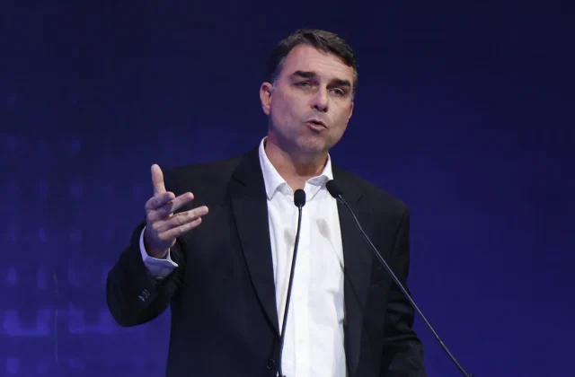 Crisis-Hit Flavio Bolsonaro to Launch Brazil Presidential Bid
