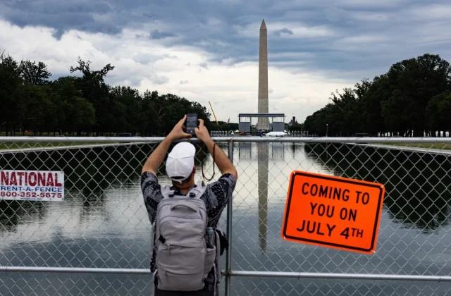 Former U.S. Olympian charged in Reflecting Pool vandalism case