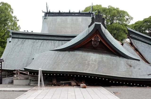 Japan Quake Toll Reaches 13 as Rescue Efforts Continue