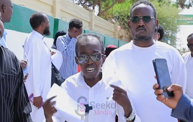 Kidney Patients Protest Outside North Western State of Somalia Presidency Over Dialysis Services