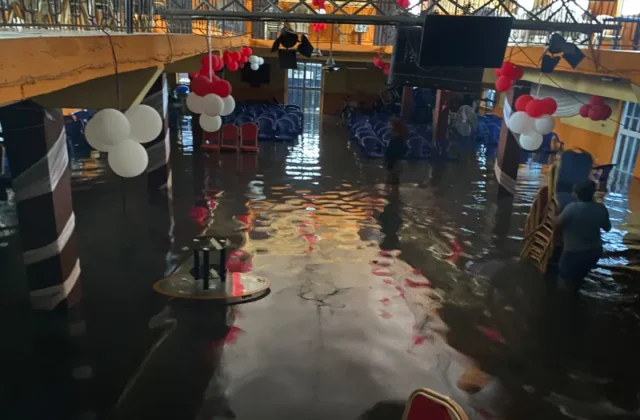 Lagos Flooding Causes Traffic Disruptions and Business Shutdowns Due to Heavy Rains