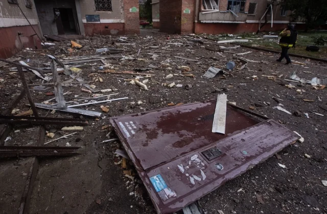 Nine dead as Russia and Ukraine exchange strikes in latest attacks