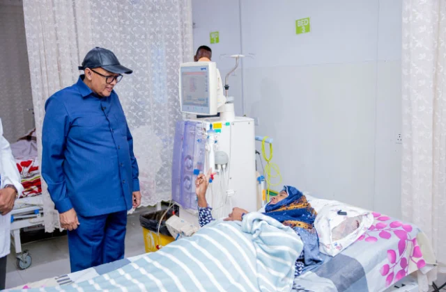 North Western State of Somalia president visits Hargeisa dialysis unit after patient protests
