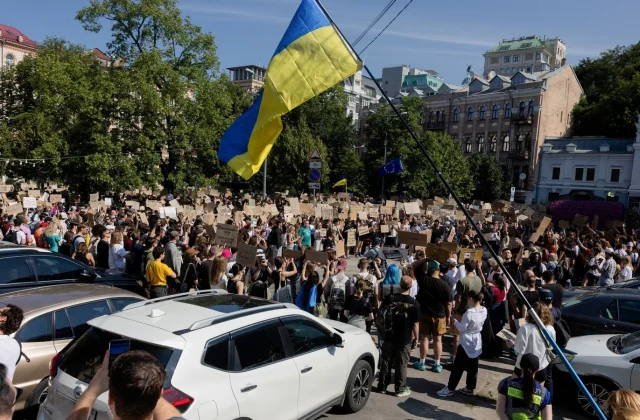 Protests Erupt Across Ukraine Over Removal of Defence Minister