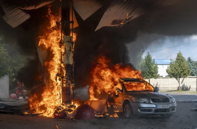 Russian bomb attack kills at least four in northern Ukraine