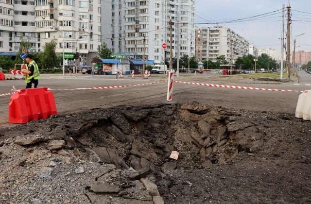 Russian strikes in Ukraine kill six, wound dozens