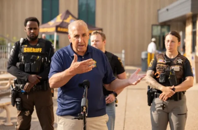Somali parents press Ramsey County sheriff over enforcement against their children