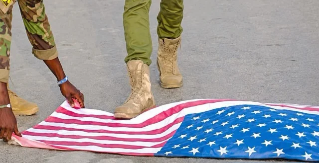 Somali security forces arrest four over U.S. flag desecration video