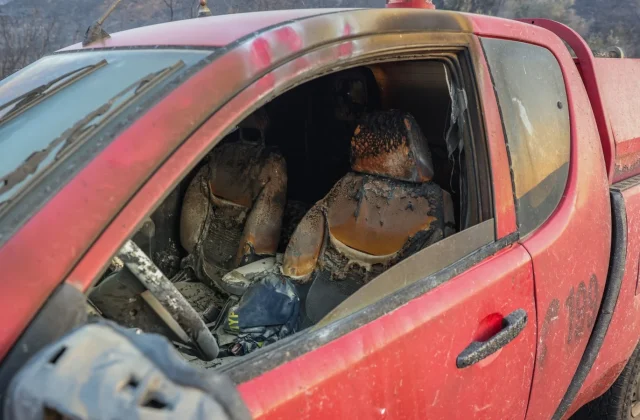 Three Firefighters Die, Thousands Evacuated in Greece
