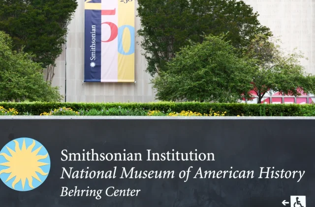Trump Orders Disclaimer Signs Outside American History Museum