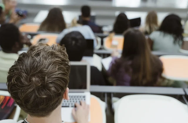 US to Tighten Visa Regulations for Foreign Students and Journalists