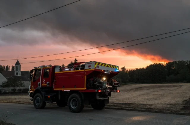 ‘Exceptional Scale’ Fire Rages South of Paris