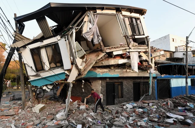 At Least 220 People Killed in Colombia Earthquake