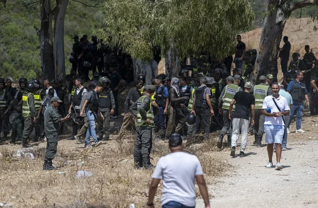 Authorities Detain 111 People After Fresh Attempt to Cross Into Ceuta