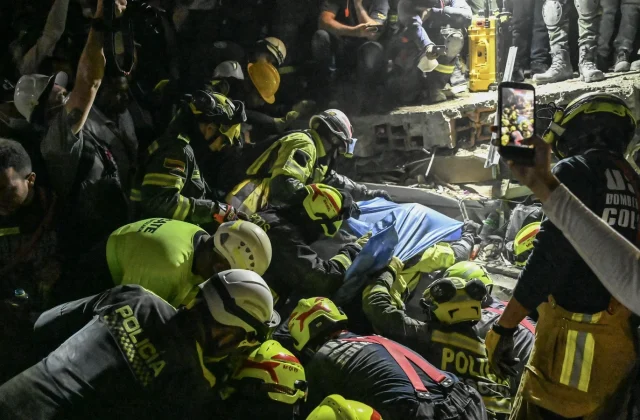 Colombia Rescuers Find Woman Alive as Earthquake Death Toll Tops 240