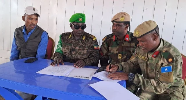 Ethiopian AUSSOM troops withdraw from Buurhakaba district as Somali army takes over base