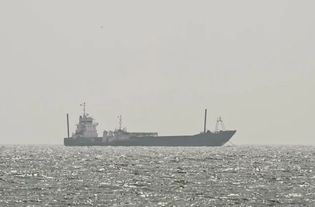 Iran Says Deal With Oman on Control of the Strait Is Near