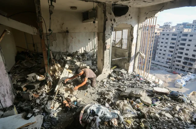 Israeli strikes kill 18 in Gaza; minister says no deal to halt attacks