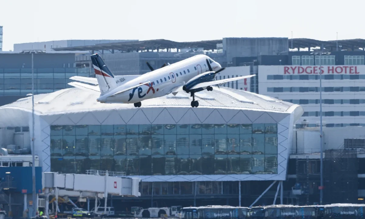 Near Collision at Sydney Airport Prompts Investigation
