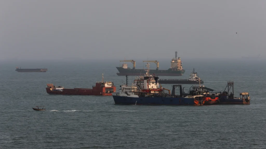 New attacks on shipping as Iran talks hit fresh impasse