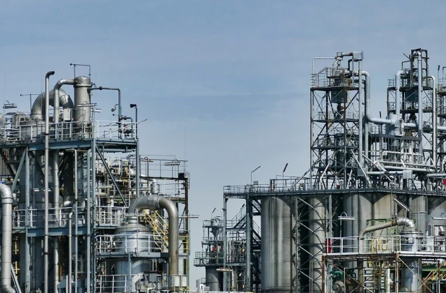 Nigeria approves U.S.$4.5 billion refinancing deal backed by oil revenues
