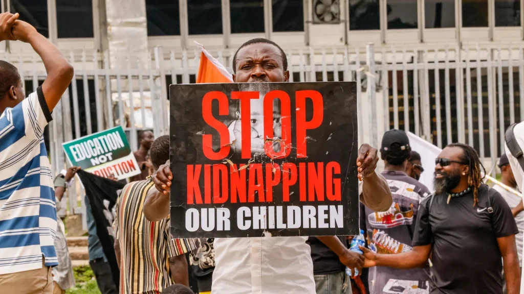 Nigerian security forces rescue 300 kidnapping victims