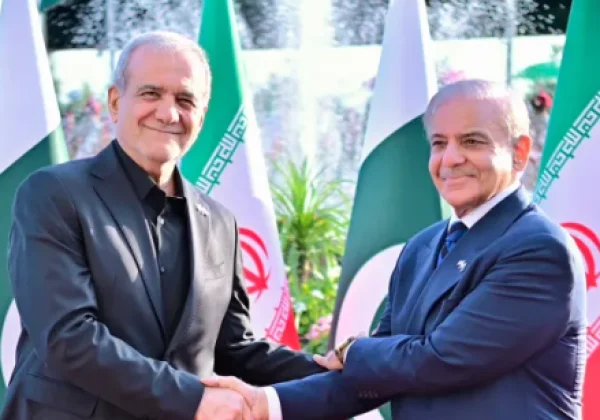 Pakistan says it is intensifying efforts to revive stalled US-Iran talks
