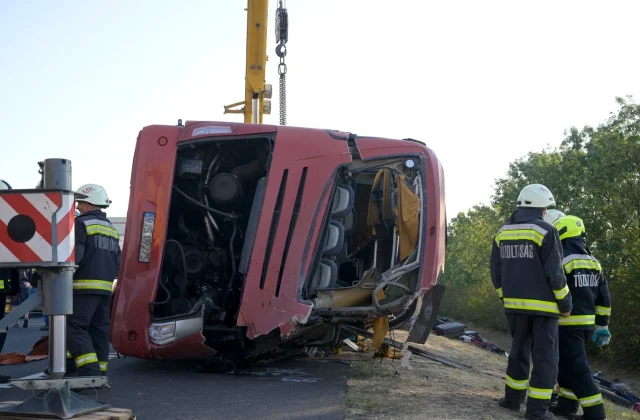 Polish Bus Crash in Hungary Kills 12, Injures 10