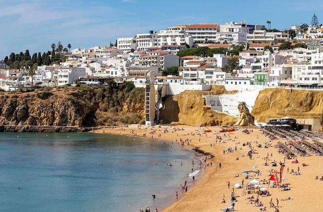 Portuguese police: Drunk driver injures 12 people in Albufeira