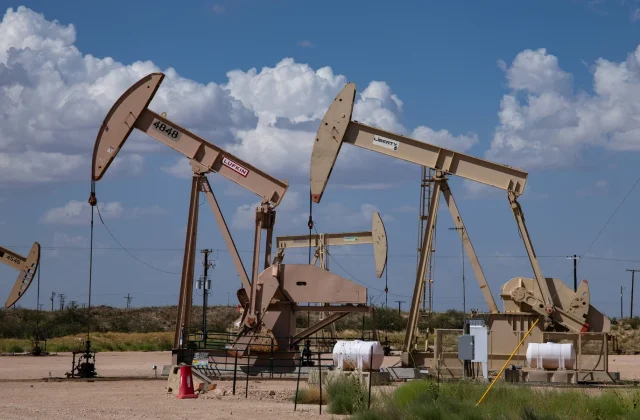 Trump Announces Deal for Major U.S. Stake in Venezuelan Oil Reserves