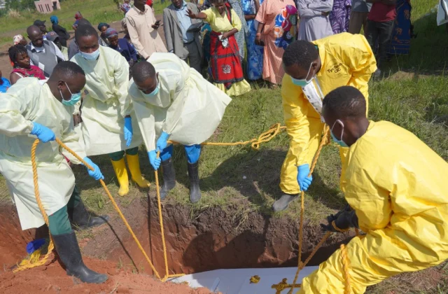 Ebola Burial Teams Struggle With Exhaustion and Hostility