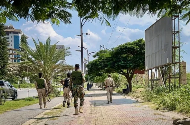 Fighting in northern Ethiopia raises fears of blackout and blockade