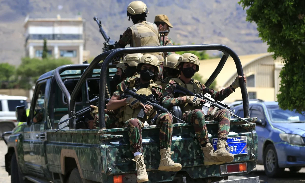 
        
        Five killed in Houthi, Yemen govt, Saudi Arabia attacks
    