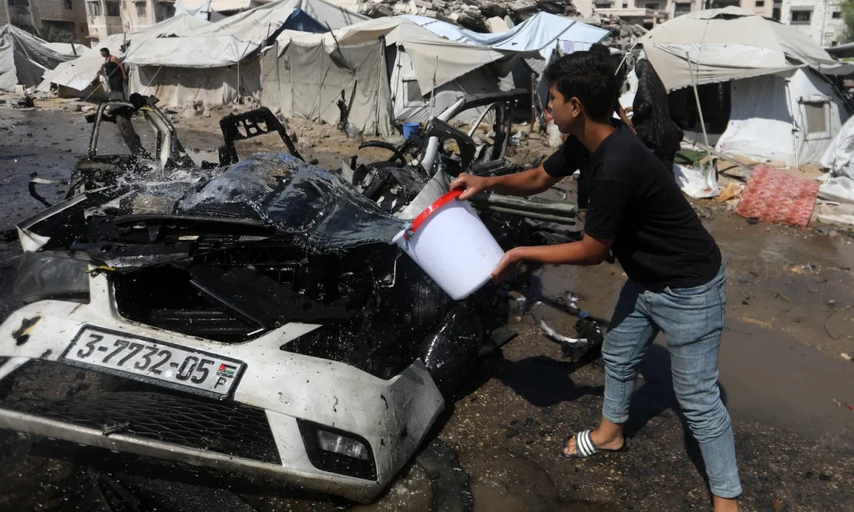 
        
        Israel captures Hamas head of internal security
    