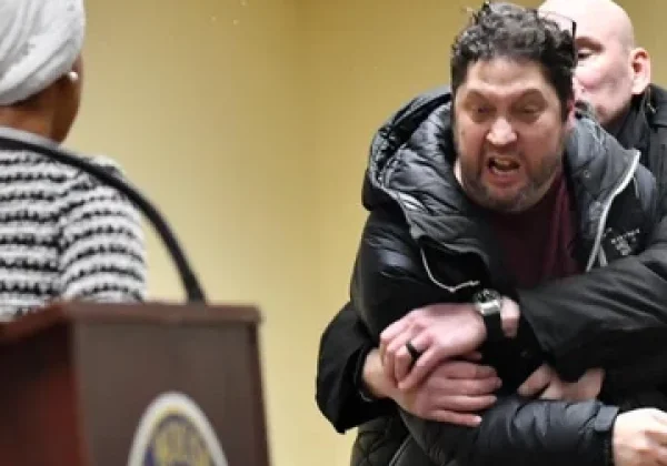 Man Sentenced to 14 Months in Prison for Spraying Ilhan Omar With Vinegar