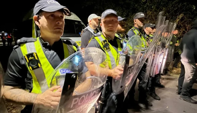 Minister condemns disorder at Portsmouth anti-migrant protest after police officers hurt