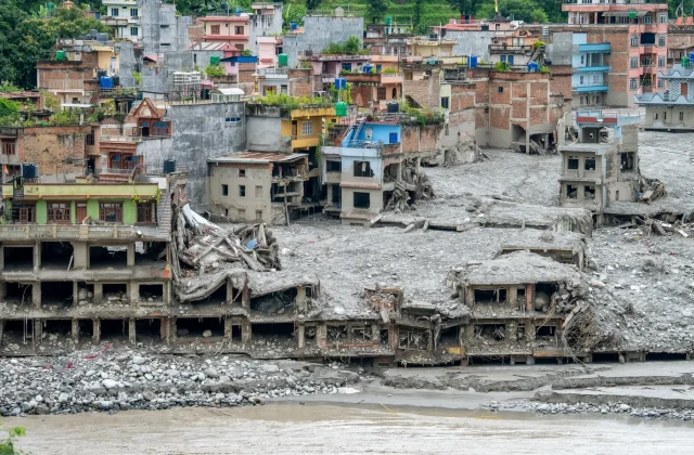 Nepal Death Toll Rises to 1,252 as Rescue Operations Continue