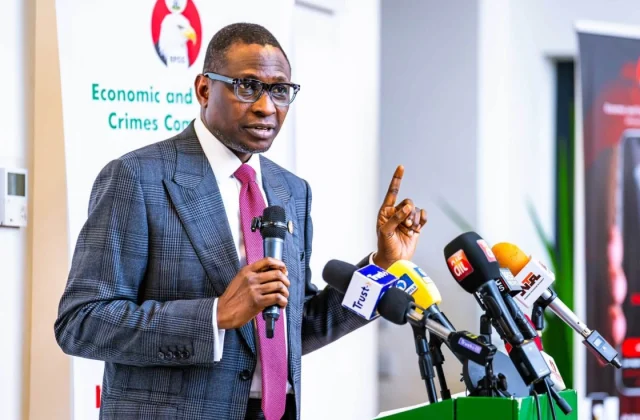 Nigeria’s anti-corruption agency sacks 40 members of its staff