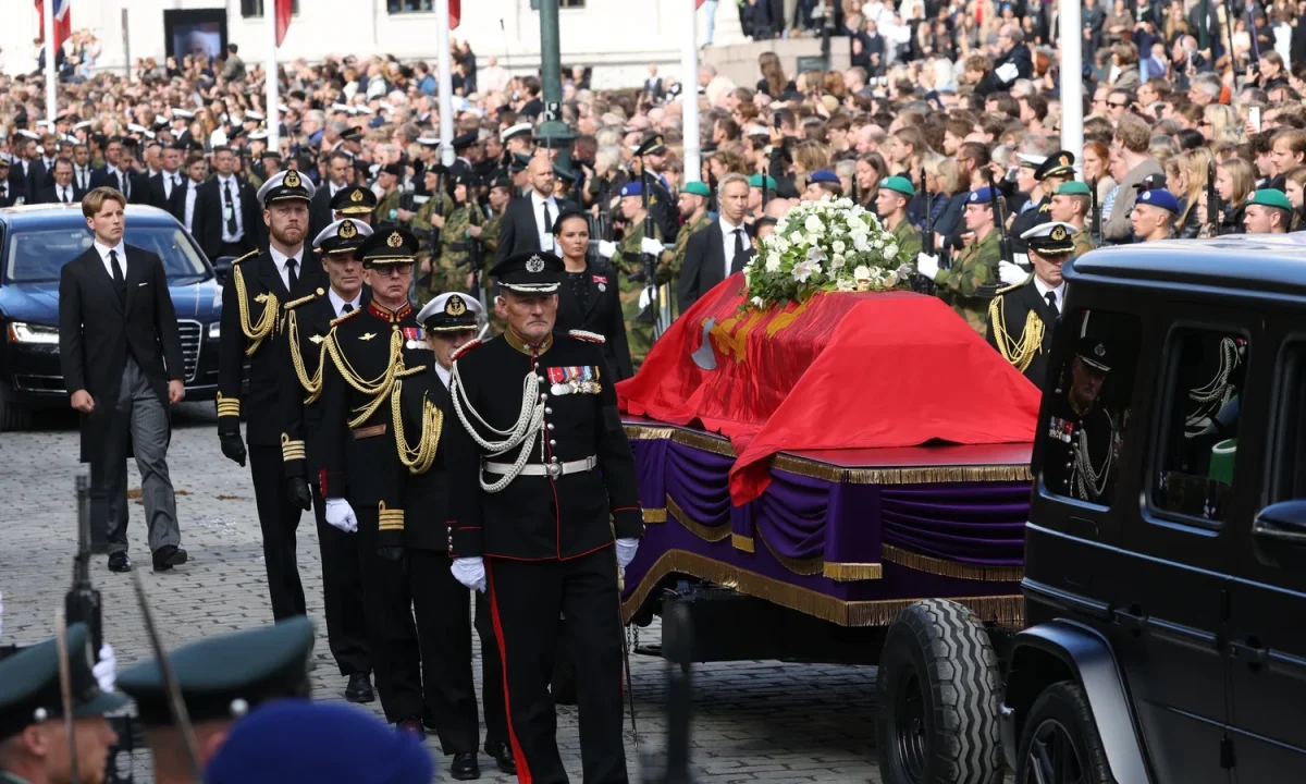 
        
        Oslo falls silent for funeral of Norway's King Harald V
    
